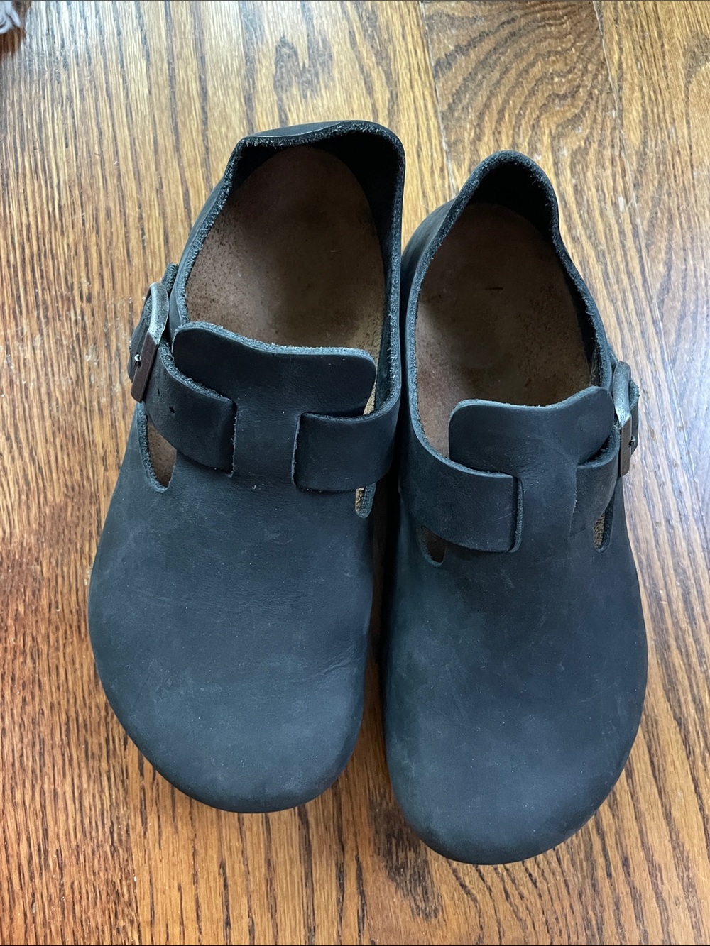 Birkenstock London Black Oiled Leather Closed Toe Shoes - EU 35
